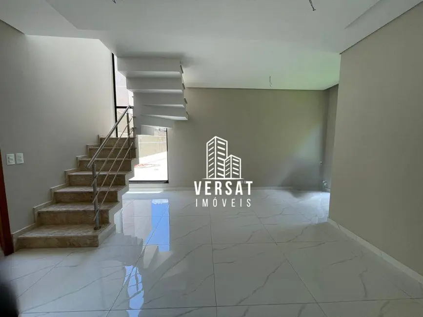 Foto 5 de Sobrado com 3 quartos à venda, 104m2 em Uberaba, Curitiba - PR