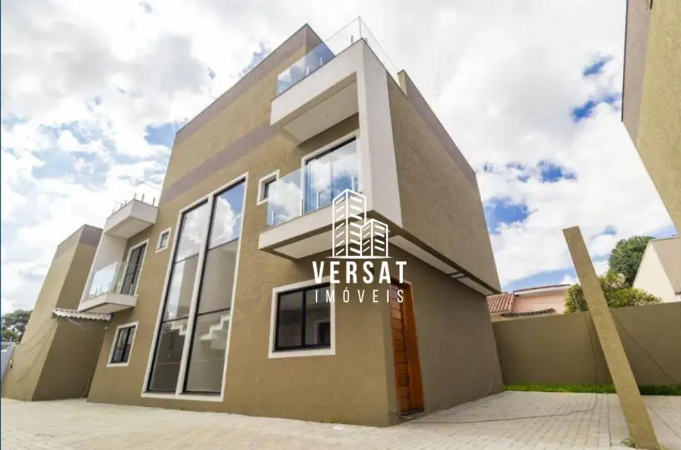 Sobrado com 3 quartos à venda, 122m2 em Uberaba, Curitiba - PR - imagem 2 Foto 2 de Sobrado com 3 quartos à venda, 122m2 em Uberaba, Curitiba - PR