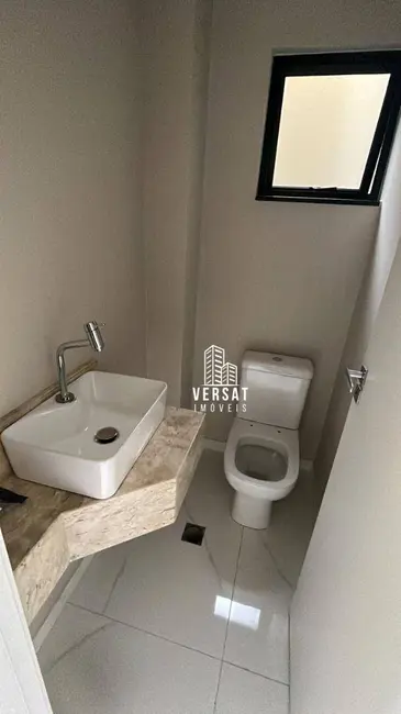 Sobrado com 3 quartos à venda, 122m2 em Uberaba, Curitiba - PR - imagem 9 Foto 9 de Sobrado com 3 quartos à venda, 122m2 em Uberaba, Curitiba - PR