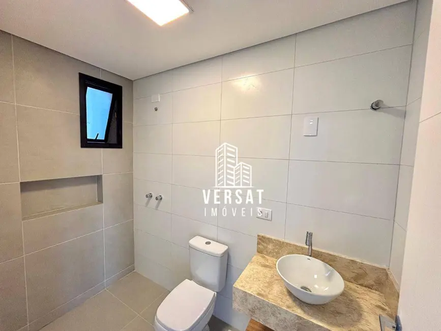 Sobrado com 3 quartos à venda, 268m2 em Tingui, Curitiba - PR - imagem 9 Foto 9 de Sobrado com 3 quartos à venda, 268m2 em Tingui, Curitiba - PR
