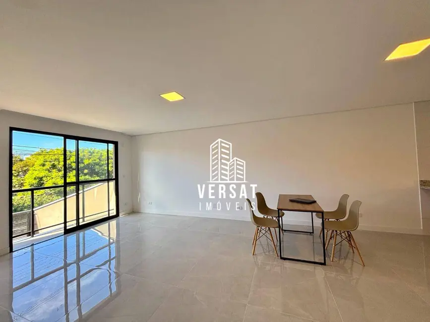 Sobrado com 3 quartos à venda, 268m2 em Tingui, Curitiba - PR - imagem 7 Foto 7 de Sobrado com 3 quartos à venda, 268m2 em Tingui, Curitiba - PR