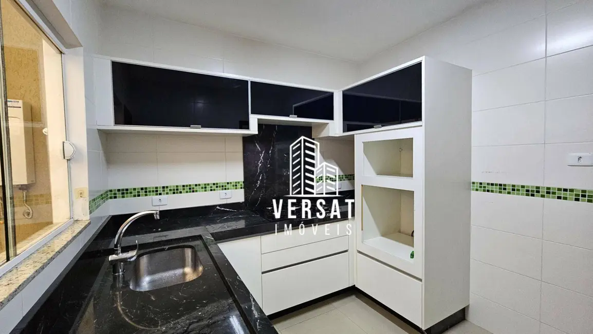 Foto 5 de Sobrado com 3 quartos à venda, 250m2 em Uberaba, Curitiba - PR