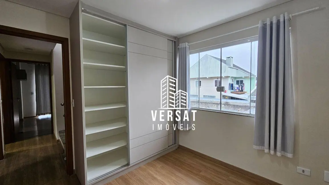 Foto 9 de Sobrado com 3 quartos à venda, 250m2 em Uberaba, Curitiba - PR