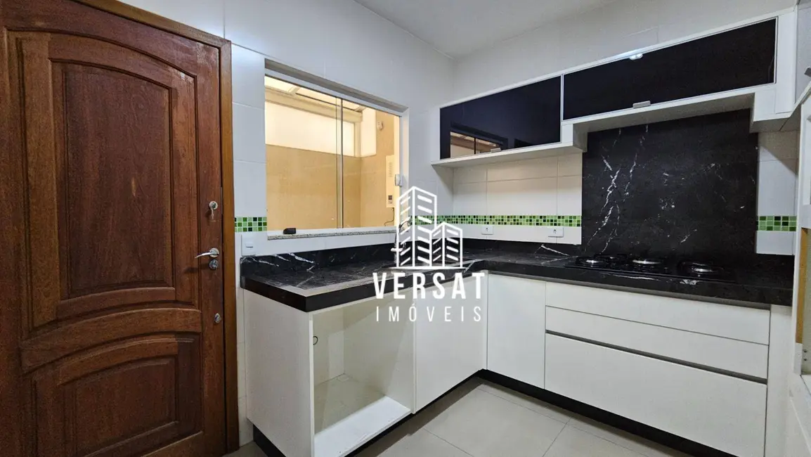 Foto 6 de Sobrado com 3 quartos à venda, 250m2 em Uberaba, Curitiba - PR