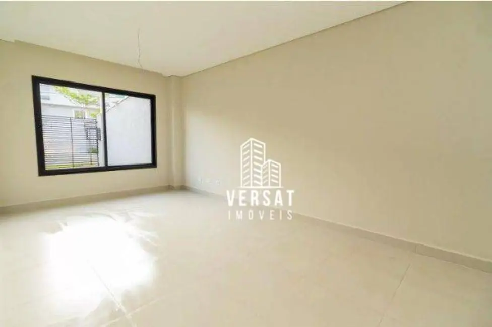 Sobrado com 3 quartos à venda, 132m2 em Uberaba, Curitiba - PR - imagem 8 Foto 8 de Sobrado com 3 quartos à venda, 132m2 em Uberaba, Curitiba - PR