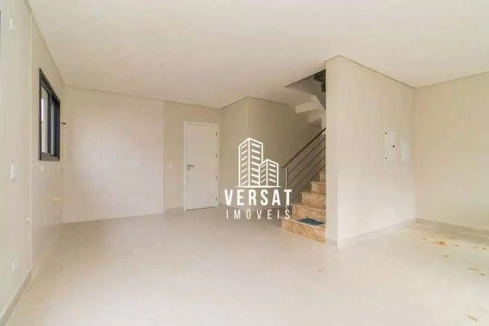 Sobrado com 3 quartos à venda, 132m2 em Uberaba, Curitiba - PR - imagem 5 Foto 5 de Sobrado com 3 quartos à venda, 132m2 em Uberaba, Curitiba - PR