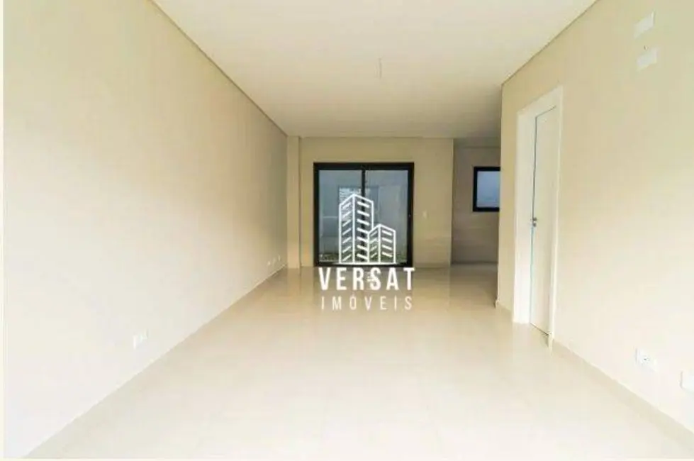 Sobrado com 3 quartos à venda, 132m2 em Uberaba, Curitiba - PR - imagem 6 Foto 6 de Sobrado com 3 quartos à venda, 132m2 em Uberaba, Curitiba - PR