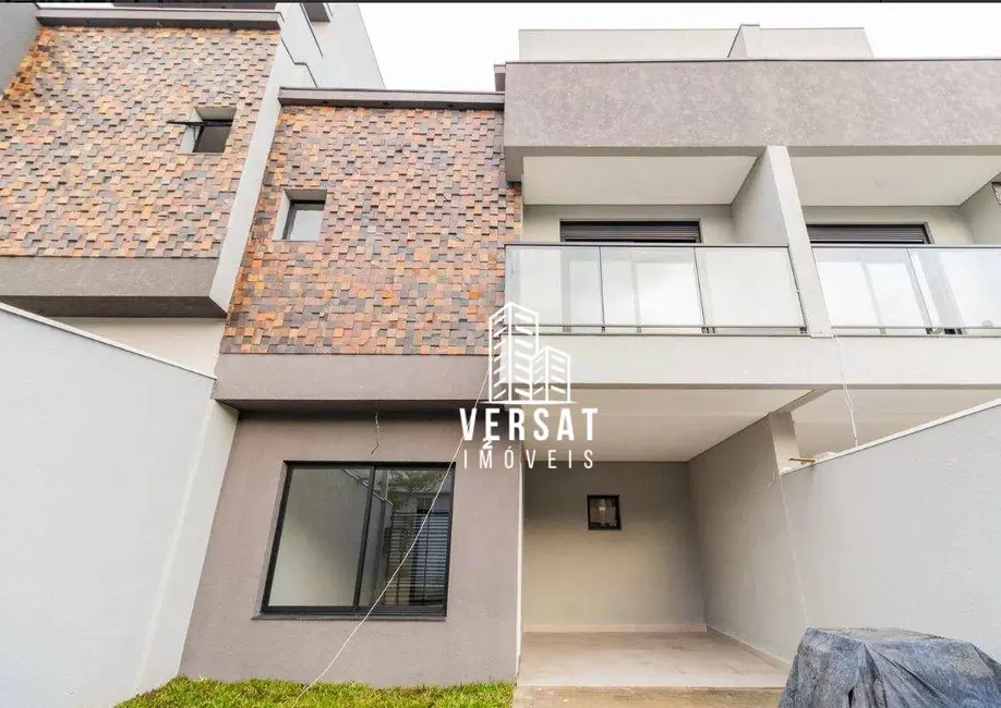 Sobrado com 3 quartos à venda, 132m2 em Uberaba, Curitiba - PR - imagem 3 Foto 3 de Sobrado com 3 quartos à venda, 132m2 em Uberaba, Curitiba - PR