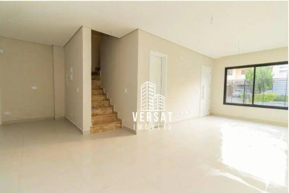 Sobrado com 3 quartos à venda, 132m2 em Uberaba, Curitiba - PR - imagem 9 Foto 9 de Sobrado com 3 quartos à venda, 132m2 em Uberaba, Curitiba - PR