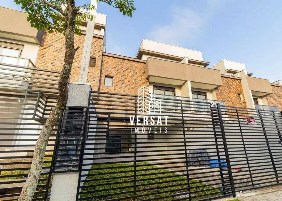 Sobrado com 3 quartos à venda, 132m2 em Uberaba, Curitiba - PR - imagem 2 Foto 2 de Sobrado com 3 quartos à venda, 132m2 em Uberaba, Curitiba - PR