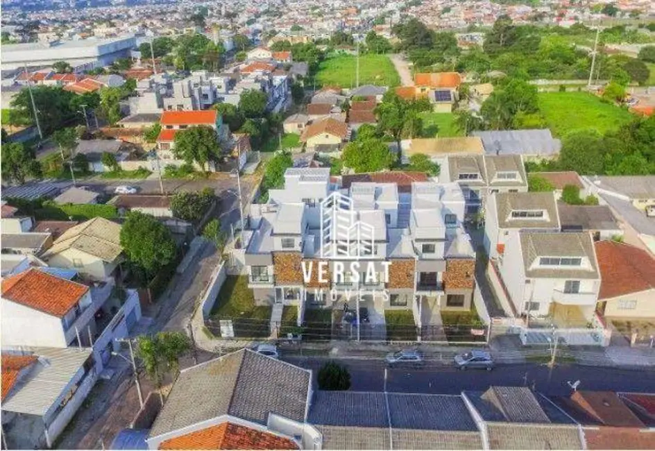 Sobrado com 3 quartos à venda, 132m2 em Uberaba, Curitiba - PR - imagem 4 Foto 4 de Sobrado com 3 quartos à venda, 132m2 em Uberaba, Curitiba - PR