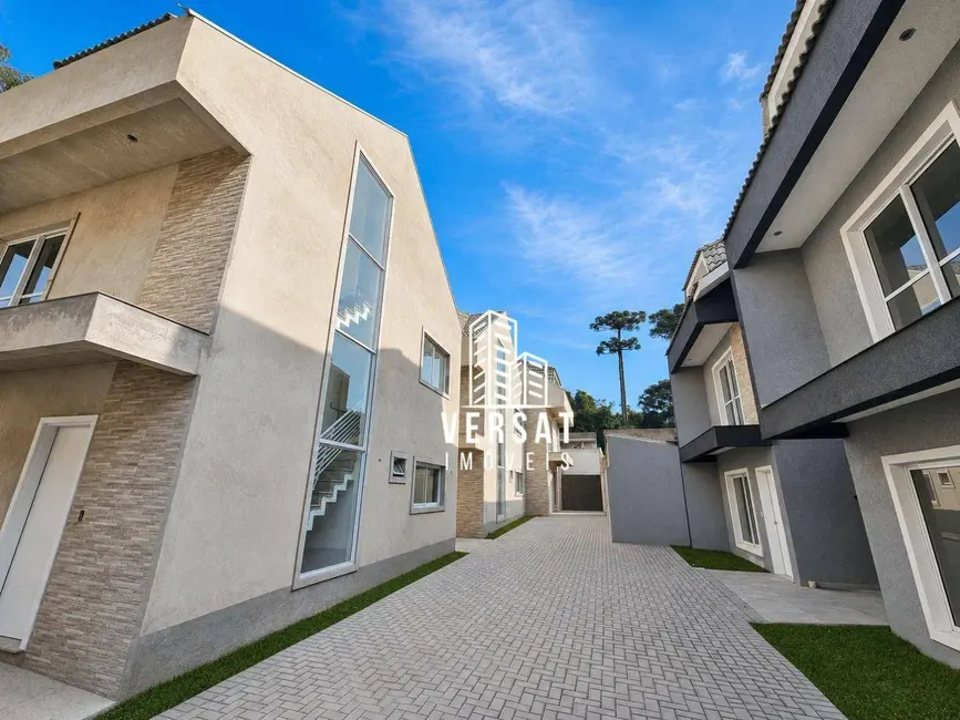 Sobrado com 3 quartos à venda, 138m2 em Uberaba, Curitiba - PR - imagem 3 Foto 3 de Sobrado com 3 quartos à venda, 138m2 em Uberaba, Curitiba - PR