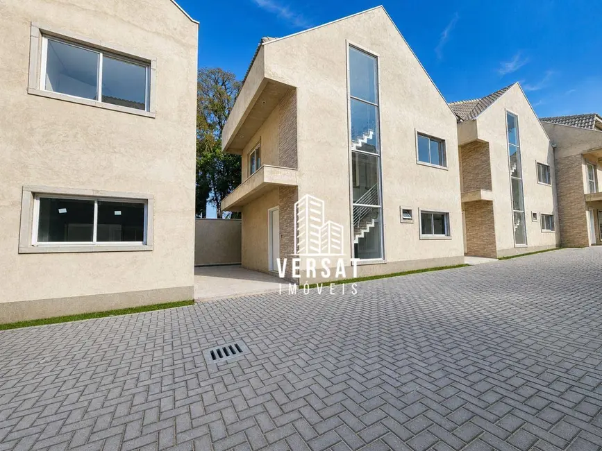 Sobrado com 3 quartos à venda, 138m2 em Uberaba, Curitiba - PR - imagem 1 Foto 1 de Sobrado com 3 quartos à venda, 138m2 em Uberaba, Curitiba - PR