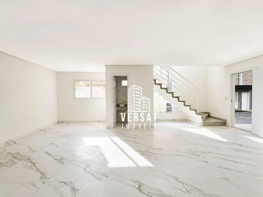 Sobrado com 3 quartos à venda, 138m2 em Uberaba, Curitiba - PR - imagem 8 Foto 8 de Sobrado com 3 quartos à venda, 138m2 em Uberaba, Curitiba - PR