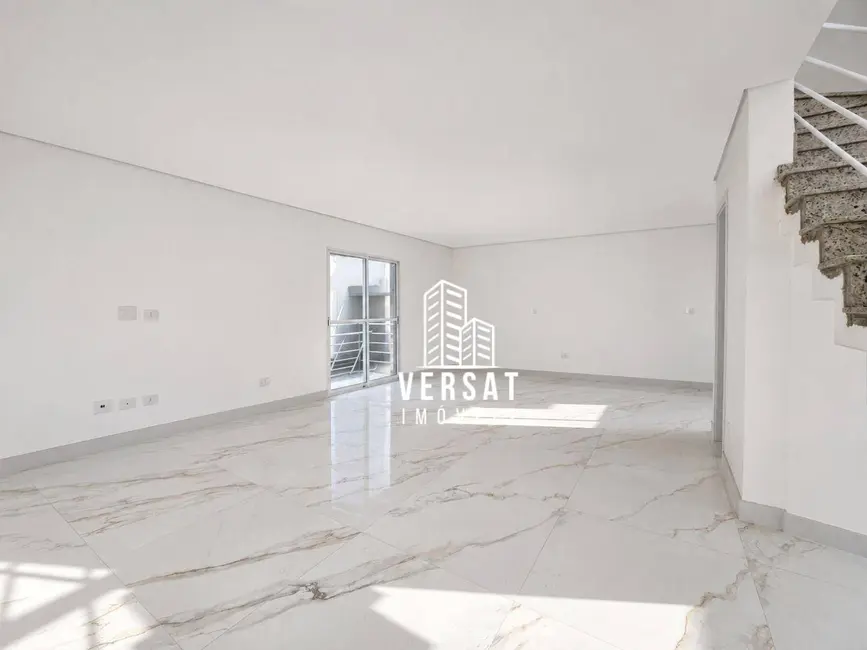 Sobrado com 3 quartos à venda, 138m2 em Uberaba, Curitiba - PR - imagem 5 Foto 5 de Sobrado com 3 quartos à venda, 138m2 em Uberaba, Curitiba - PR