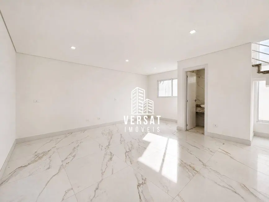 Sobrado com 3 quartos à venda, 138m2 em Uberaba, Curitiba - PR - imagem 7 Foto 7 de Sobrado com 3 quartos à venda, 138m2 em Uberaba, Curitiba - PR
