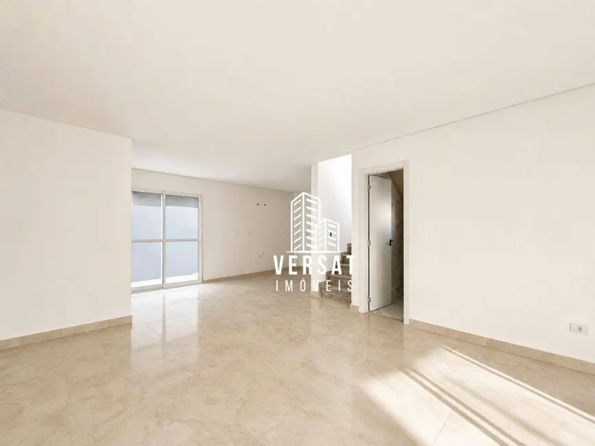 Sobrado com 3 quartos à venda, 131m2 em Uberaba, Curitiba - PR - imagem 8 Foto 8 de Sobrado com 3 quartos à venda, 131m2 em Uberaba, Curitiba - PR