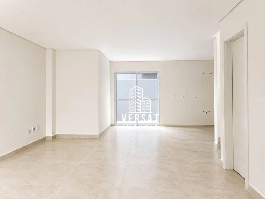 Sobrado com 3 quartos à venda, 131m2 em Uberaba, Curitiba - PR - imagem 4 Foto 4 de Sobrado com 3 quartos à venda, 131m2 em Uberaba, Curitiba - PR