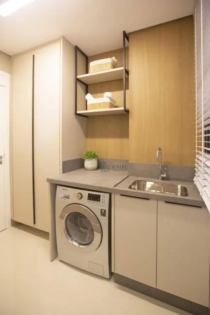 Foto 2 de Apartamento com 2 quartos à venda, 72m2 em Centro, Curitiba - PR