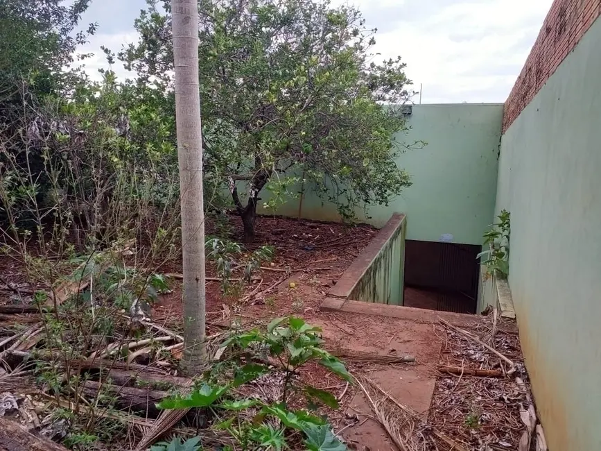 Foto 1 de Terreno / Lote à venda, 275m2 em Piraju - SP