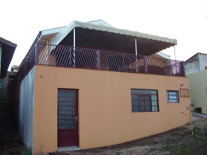 Foto 2 de Casa com 2 quartos à venda, 150m2 em Piraju - SP
