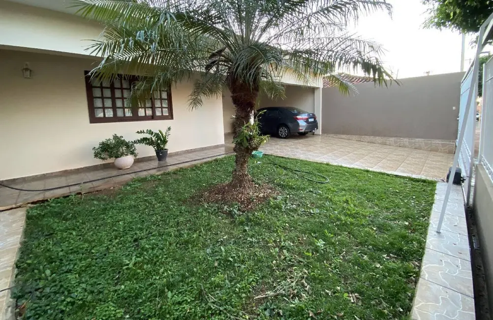 Foto 2 de Casa com 3 quartos à venda, 362m2 em Centro, Piraju - SP