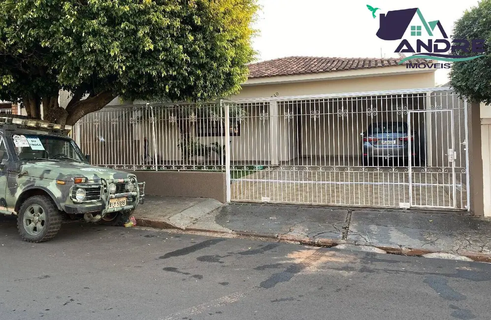 Foto 1 de Casa com 3 quartos à venda, 362m2 em Centro, Piraju - SP