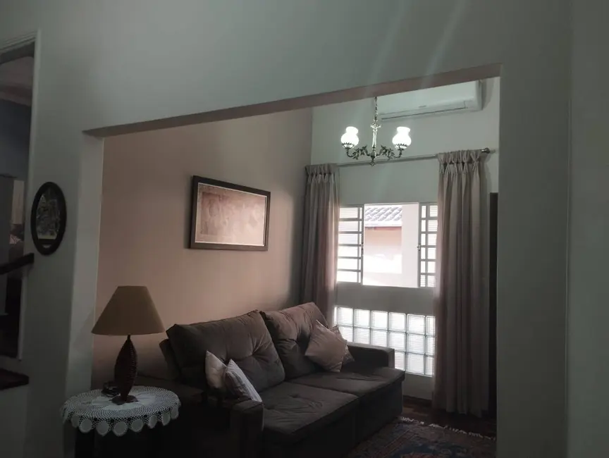 Foto 3 de Casa com 3 quartos à venda, 191m2 em Piraju - SP