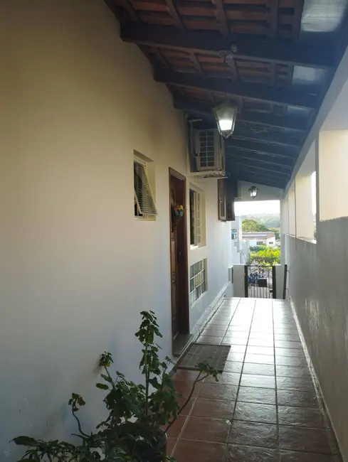 Foto 2 de Casa com 3 quartos à venda, 191m2 em Piraju - SP