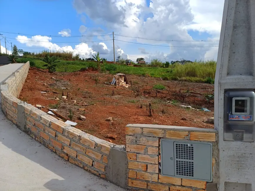 Foto 2 de Terreno / Lote à venda, 350m2 em Piraju - SP