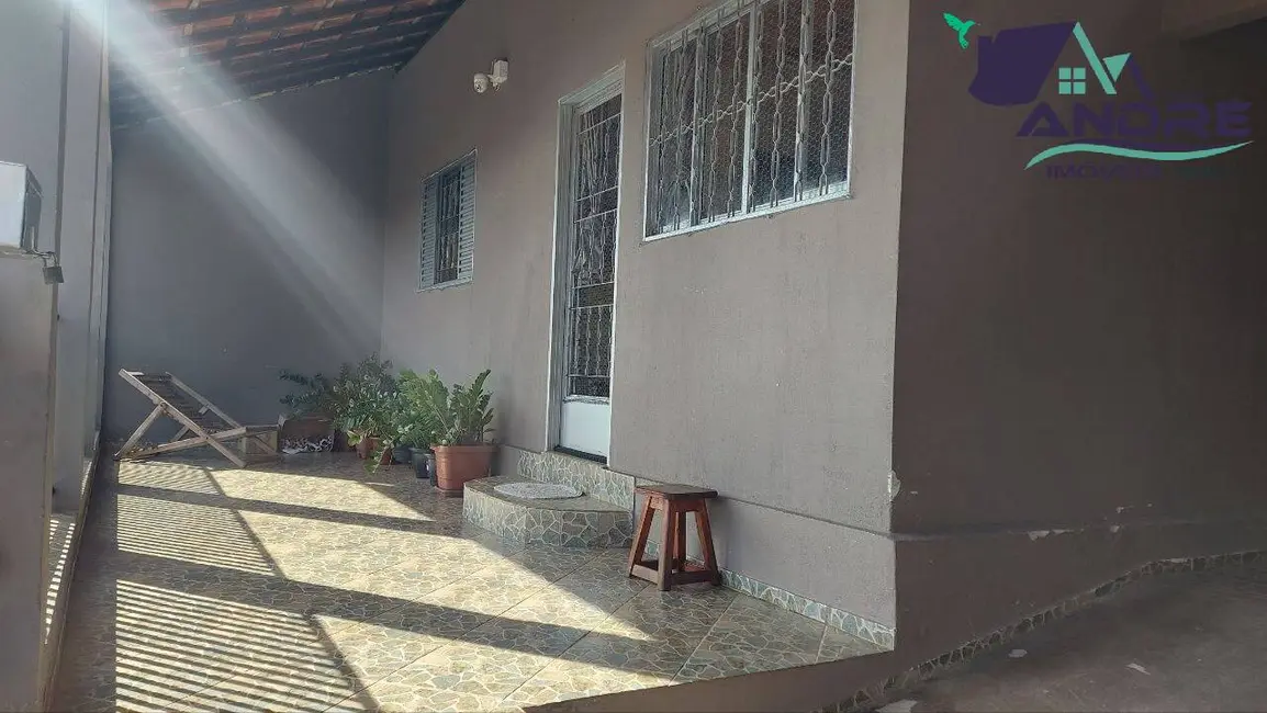 Foto 2 de Casa com 2 quartos à venda, 200m2 em Piraju - SP