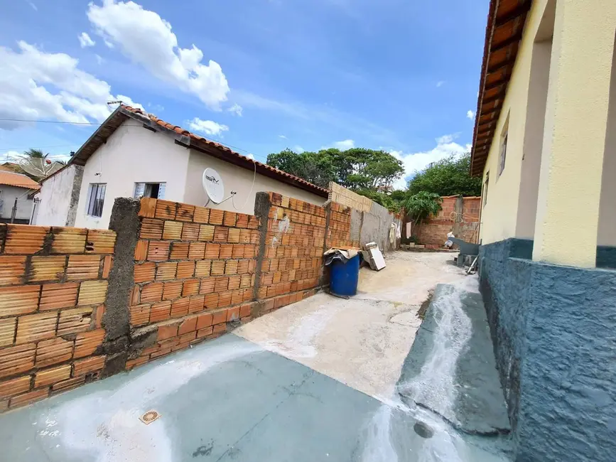 Foto 2 de Casa com 2 quartos à venda, 156m2 em Piraju - SP