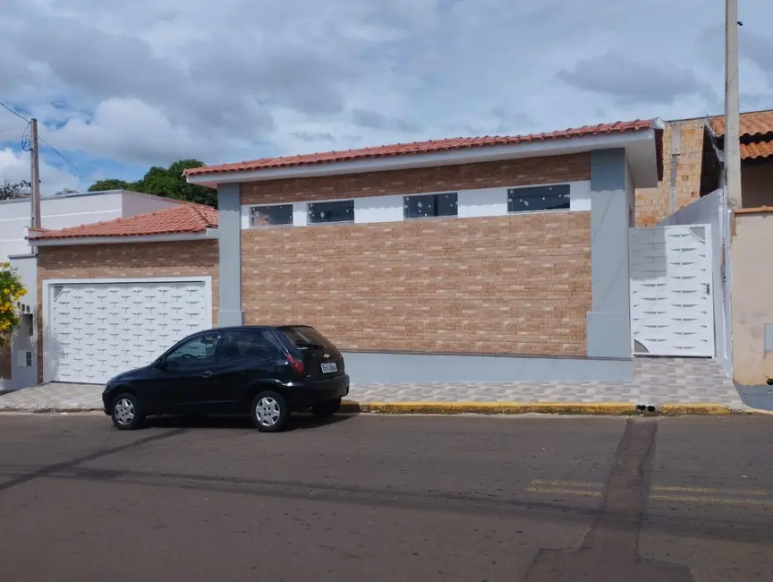 Foto 1 de Casa com 3 quartos à venda, 290m2 em Piraju - SP