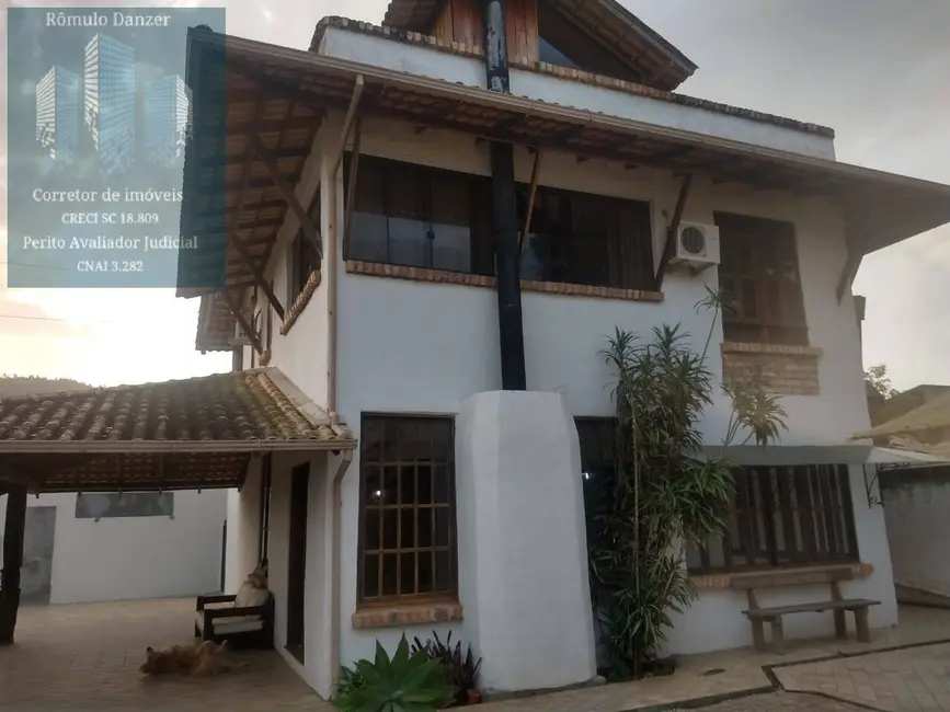 Casa com 3 quartos à venda, 367m2 em Florianopolis - SC - imagem 1 Foto 1 de Casa com 3 quartos à venda, 367m2 em Florianopolis - SC