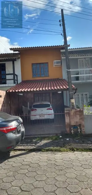 Casa com 3 quartos à venda, 85m2 em Florianopolis - SC - imagem 3 Foto 3 de Casa com 3 quartos à venda, 85m2 em Florianopolis - SC