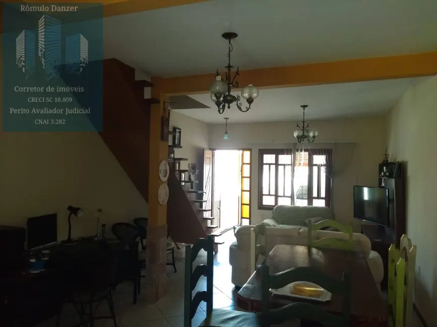 Casa com 3 quartos à venda, 85m2 em Florianopolis - SC - imagem 8 Foto 8 de Casa com 3 quartos à venda, 85m2 em Florianopolis - SC