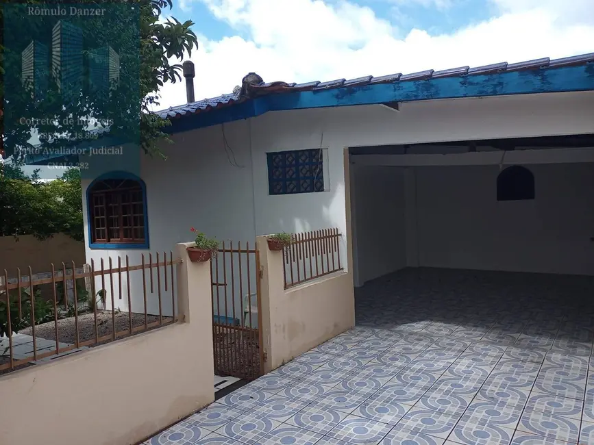 Casa com 8 quartos à venda, 420m2 em São João do Rio Vermelho, Florianopolis - SC - imagem 3 Foto 3 de Casa com 8 quartos à venda, 420m2 em São João do Rio Vermelho, Florianopolis - SC