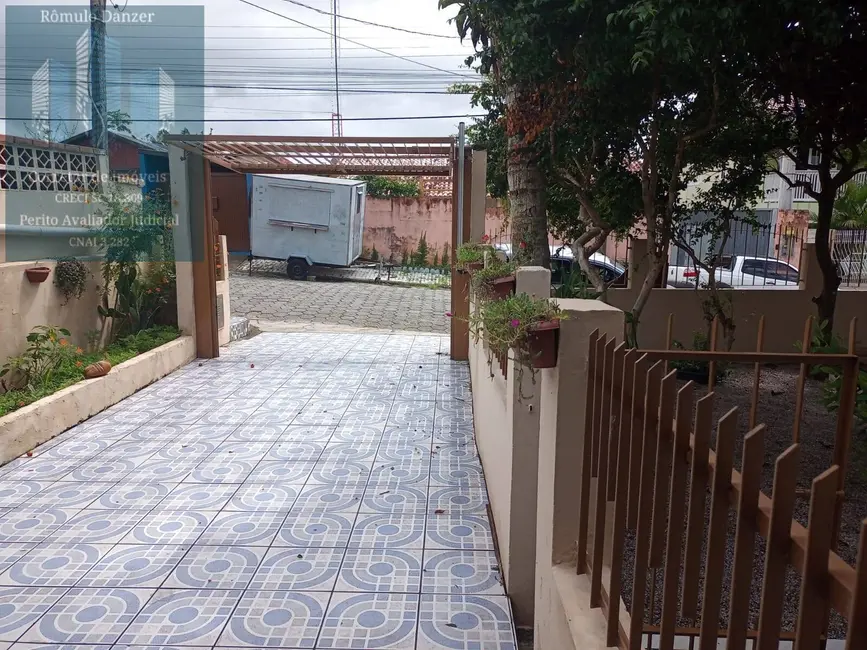 Casa com 8 quartos à venda, 420m2 em São João do Rio Vermelho, Florianopolis - SC - imagem 5 Foto 5 de Casa com 8 quartos à venda, 420m2 em São João do Rio Vermelho, Florianopolis - SC