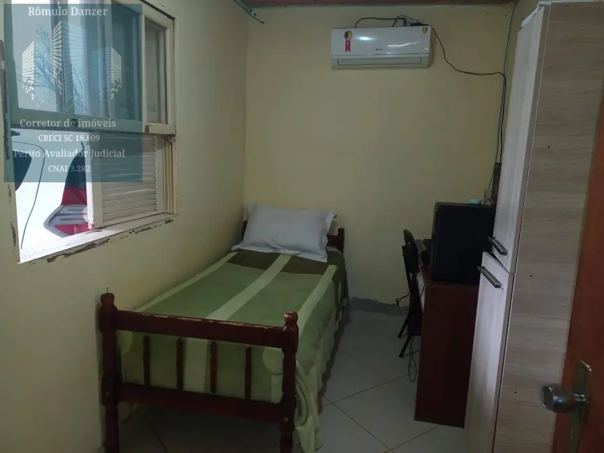 Casa com 4 quartos à venda, 96m2 em São João do Rio Vermelho, Florianopolis - SC - imagem 8 Foto 8 de Casa com 4 quartos à venda, 96m2 em São João do Rio Vermelho, Florianopolis - SC