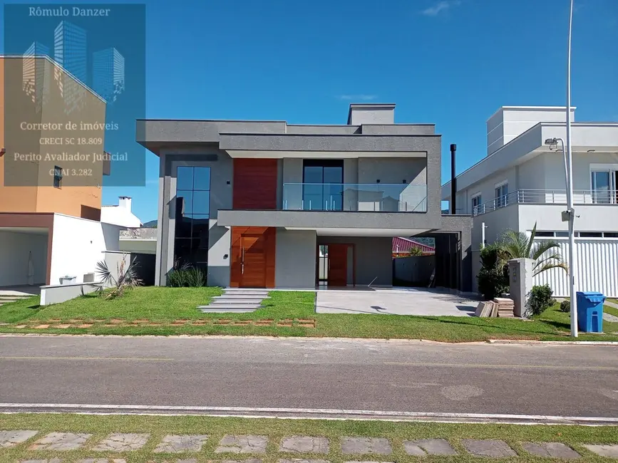 Foto 1 de Casa com 4 quartos à venda, 235m2 em São João do Rio Vermelho, Florianopolis - SC