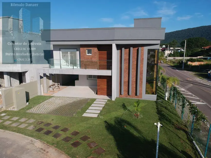 Foto 2 de Casa com 3 quartos à venda, 212m2 em São João do Rio Vermelho, Florianopolis - SC