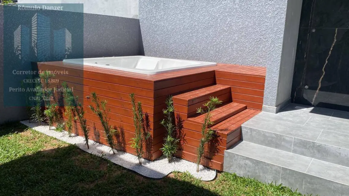 Foto 3 de Casa com 3 quartos à venda, 225m2 em Florianopolis - SC