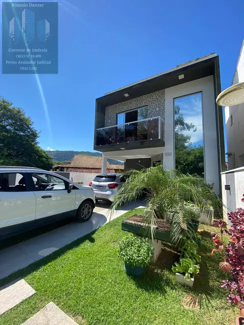 Foto 1 de Casa com 2 quartos à venda, 141m2 em Florianopolis - SC