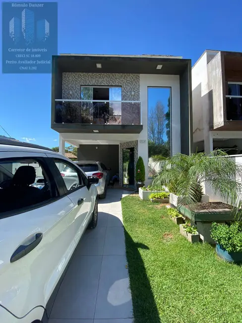 Foto 2 de Casa com 2 quartos à venda, 141m2 em Florianopolis - SC