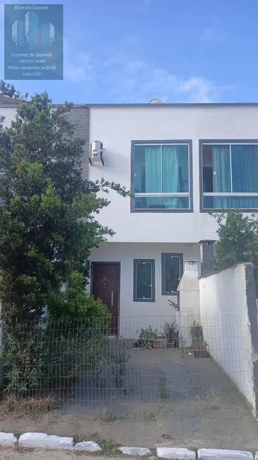 Foto 1 de Casa com 2 quartos à venda, 57m2 em São João do Rio Vermelho, Florianopolis - SC