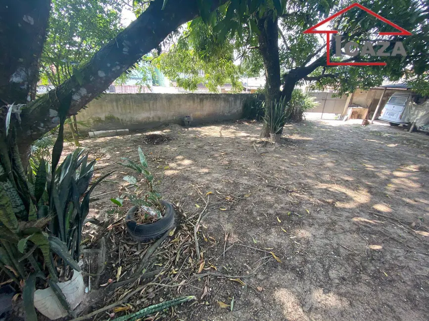 Foto 1 de Terreno / Lote à venda, 450m2 em Araruama - RJ