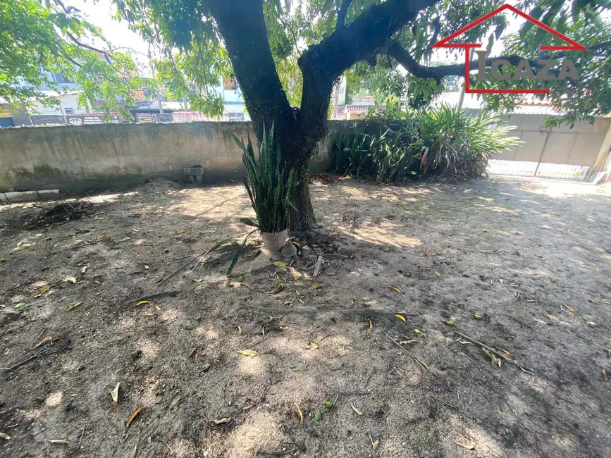 Foto 2 de Terreno / Lote à venda, 450m2 em Araruama - RJ