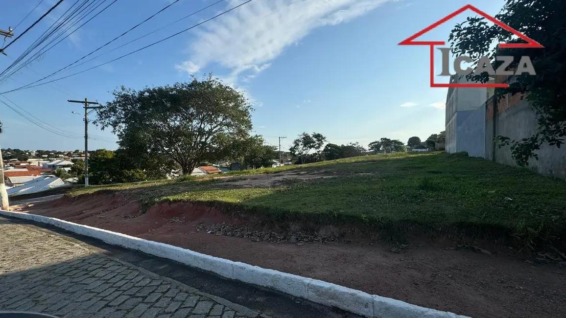 Foto 1 de Terreno / Lote à venda, 315m2 em Araruama - RJ