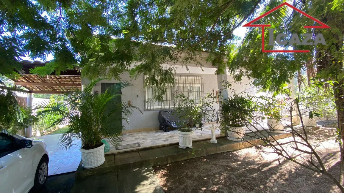Casa com 3 quartos à venda, 125m2 em Araruama - RJ - imagem 1 Foto 1 de Casa com 3 quartos à venda, 125m2 em Araruama - RJ
