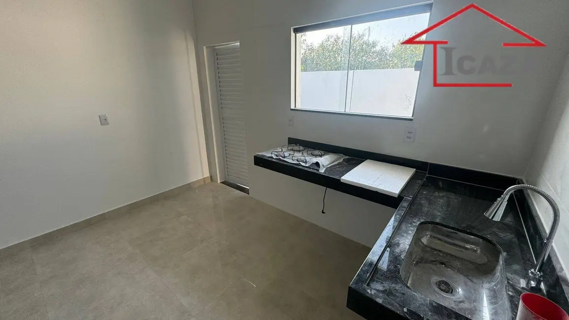Foto 5 de Casa com 2 quartos à venda, 70m2 em Araruama - RJ